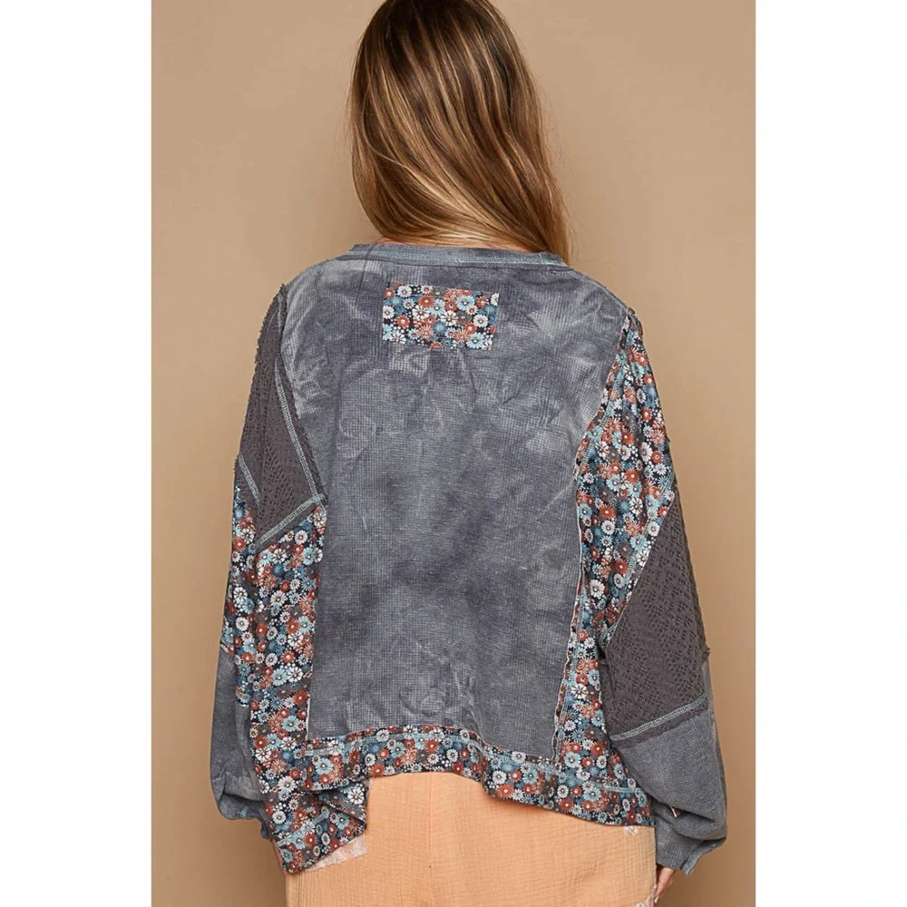 POL Charcoal Floral Mixed Fabric Thermal Top - Picture 6 of 11
